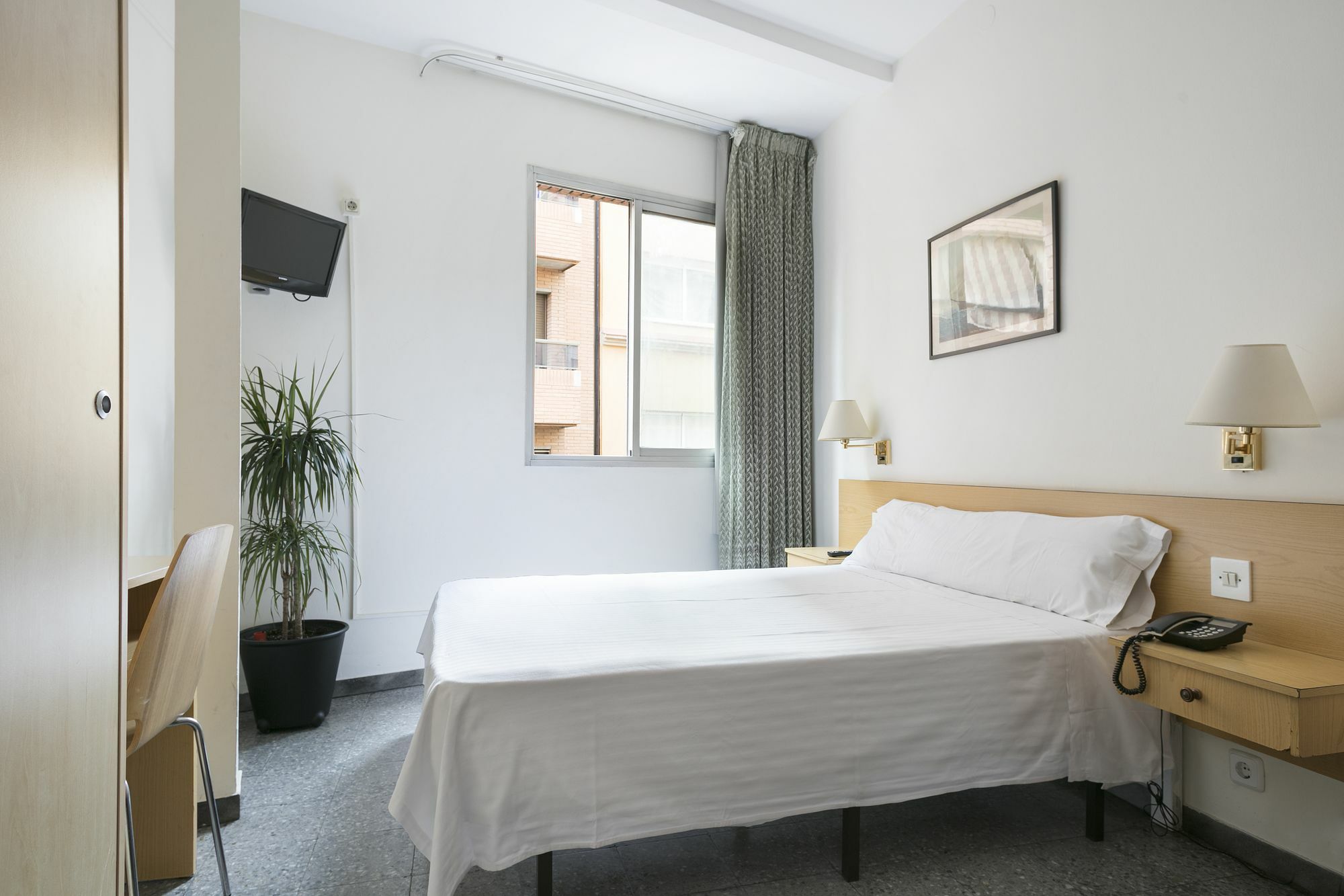 Hotel Climent Барселона Экстерьер фото