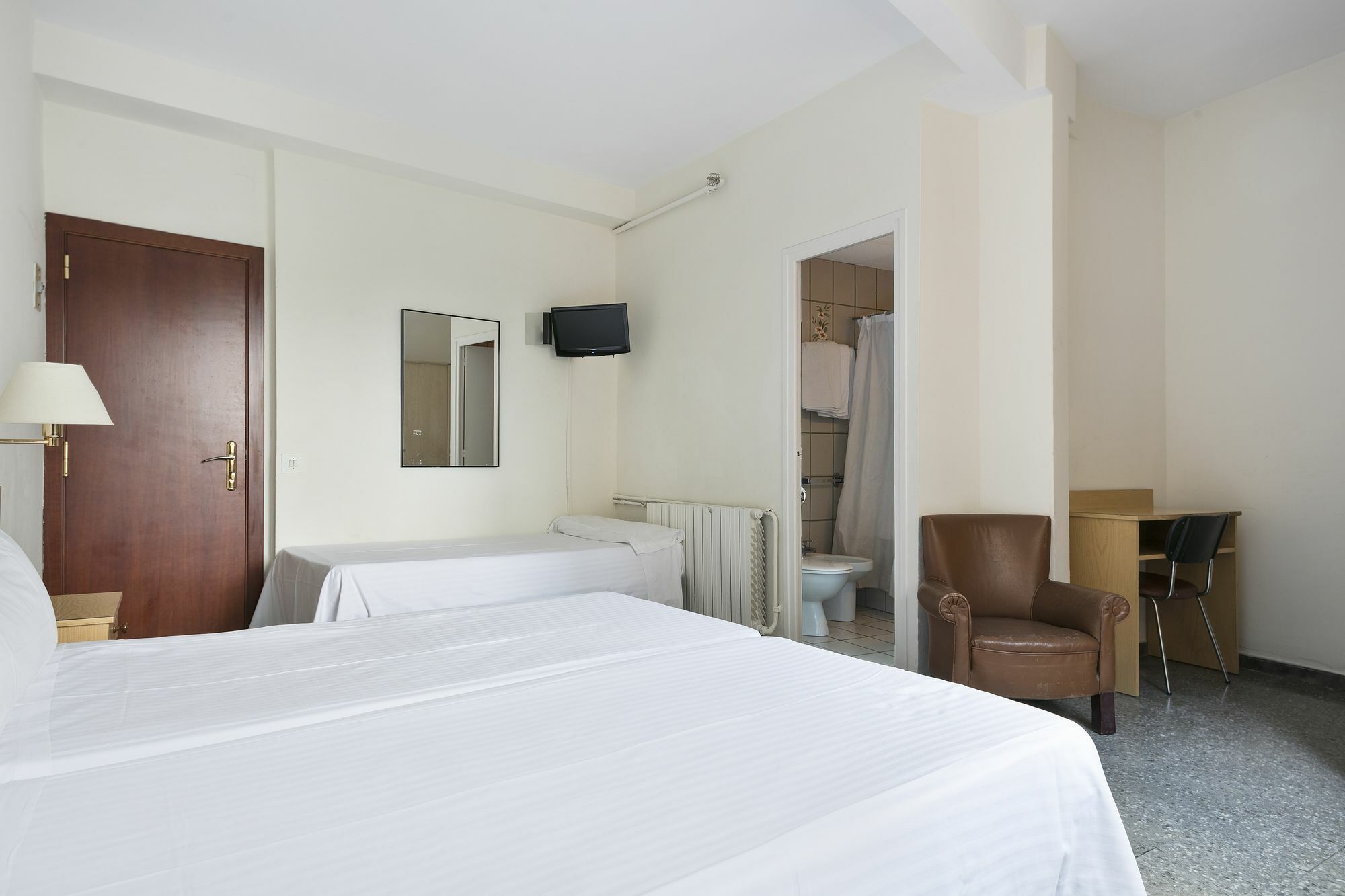 Hotel Climent Барселона Экстерьер фото